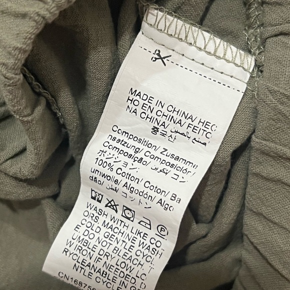 Green Boxy Crop T-Shirt with Short Sleeves - Picture 3 of 5